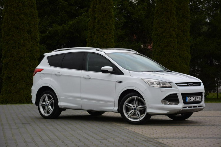 Ford Kuga Individual Radar ACC Skóry Panorama Ledy Bi-xenon Navi Kamera ALU19 zdjęcie 6