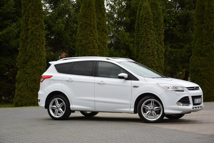 Ford Kuga Individual Radar ACC Skóry Panorama Ledy Bi-xenon Navi Kamera ALU19 zdjęcie 7