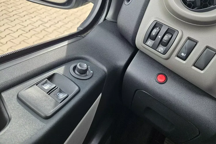 Renault Trafic Long 59999zł NETTO Brygadówka 6 osób 1.6dCi/120KM zdjęcie 17