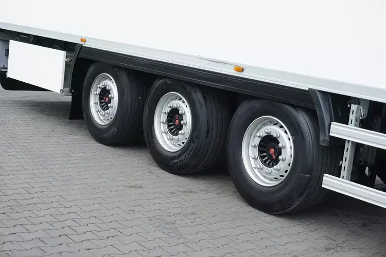 Lamberet / CHŁODNIA / CARRIER 1950 / MULTITEMPERATURA / OŚ PODNOSZONA zdjęcie 9