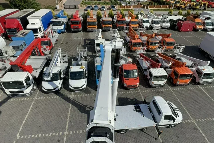 Mercedes Sprinter Zwyżka Podnośnik Koszowy VERSALIFT VTX-240 UDT zdjęcie 18