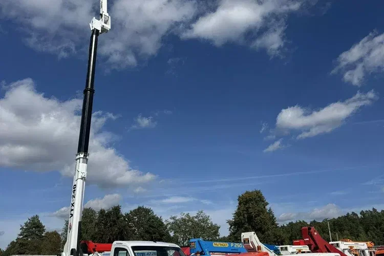 Mercedes Sprinter Zwyżka Podnośnik Koszowy VERSALIFT VTX-240 UDT zdjęcie 4