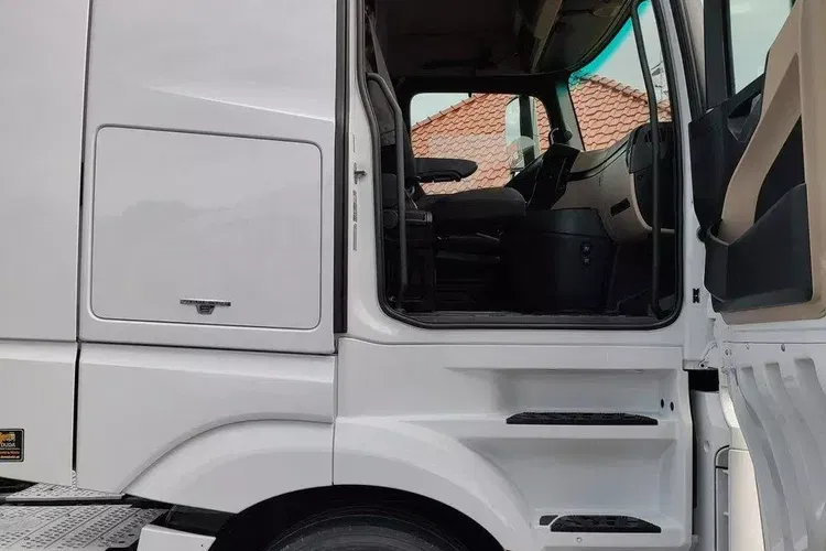 Mercedes ACTROS 1845 Euro 6 Low Deck Mega zdjęcie 11