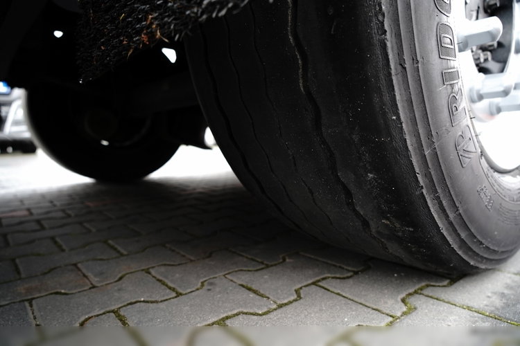 Schmitz -CARGOBULL / FIRANKA / VARIOS  / OŚ PODNOSZONA / DACH PODNOSZONY zdjęcie 21