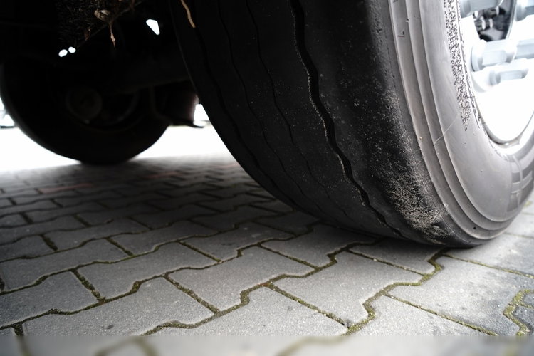 Schmitz -CARGOBULL / FIRANKA / VARIOS  / OŚ PODNOSZONA / DACH PODNOSZONY zdjęcie 22