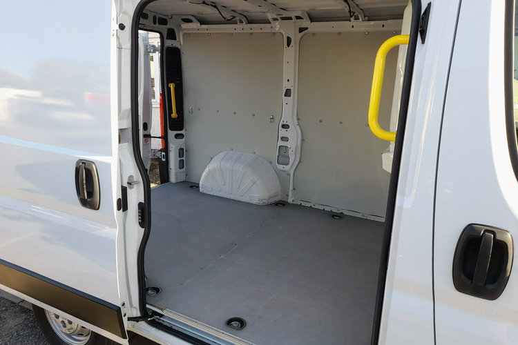 Peugeot Boxer L1H1 klimatyzacja, kamera cofania czujniki parkowania zdjęcie 8