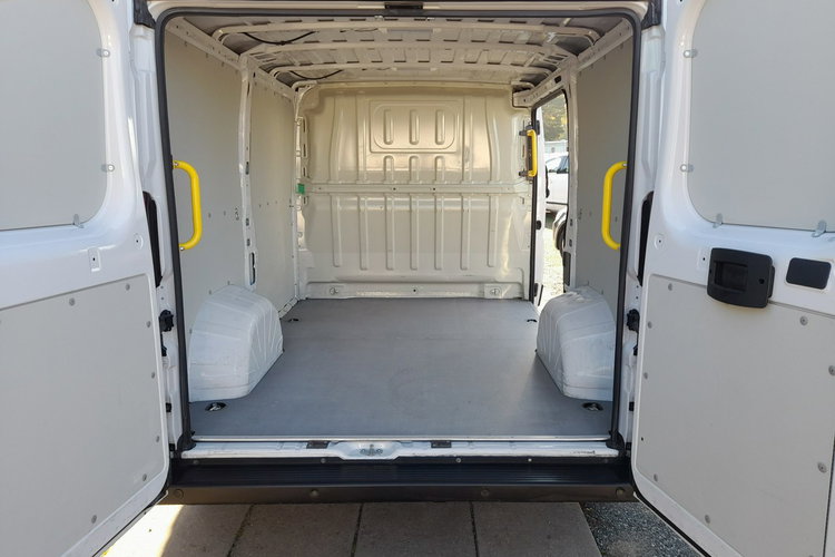 Peugeot Boxer L1H1 klimatyzacja, kamera cofania czujniki parkowania zdjęcie 9