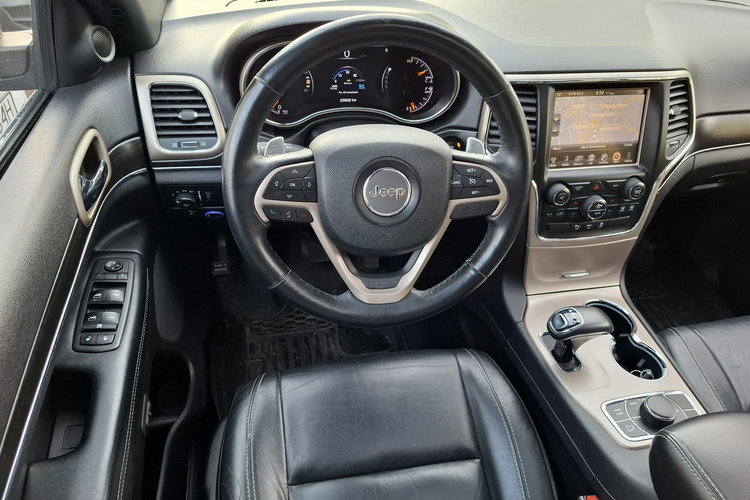 Jeep Grand Cherokee Benzyna + Gaz LPG. Zarejestrowany i Ubezpieczony w PL. Zadbany. zdjęcie 26