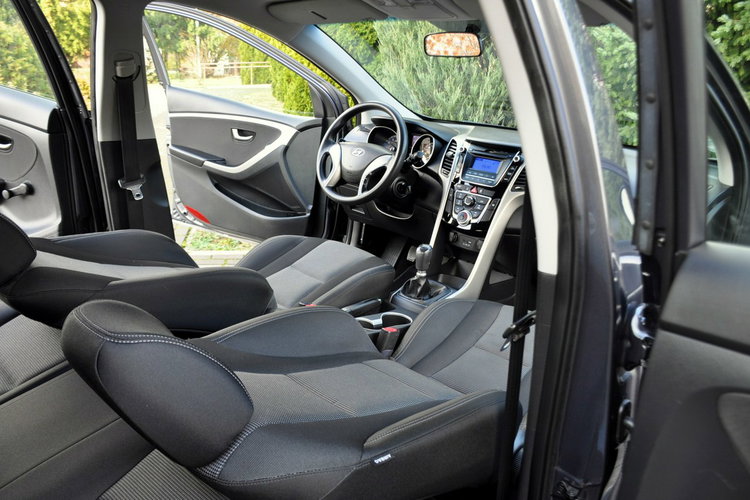 i30 1.4i(100KM) Lift Led Klimatyzacja Welur I Właściciel ASO Hyundai zdjęcie 23