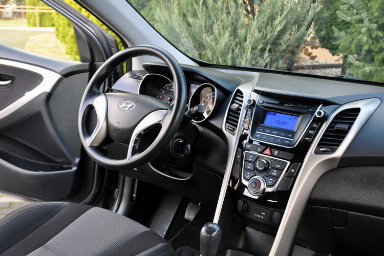 i30 1.4i(100KM) Lift Led Klimatyzacja Welur I Właściciel ASO Hyundai zdjęcie 25