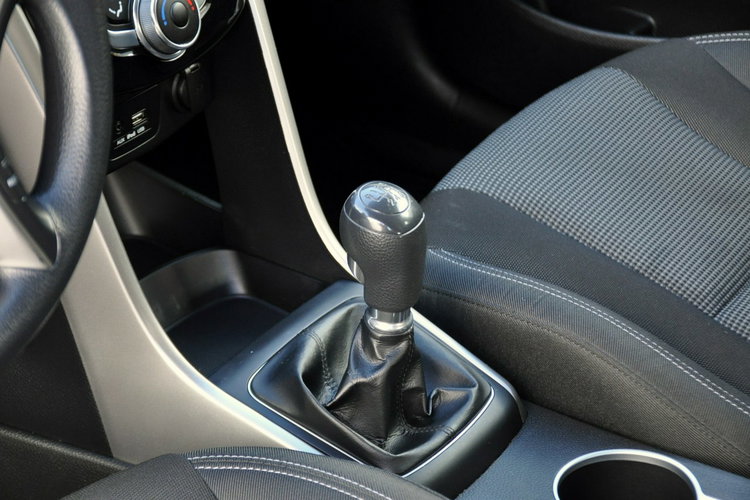 i30 1.4i(100KM) Lift Led Klimatyzacja Welur I Właściciel ASO Hyundai zdjęcie 33