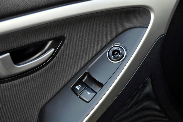 i30 1.4i(100KM) Lift Led Klimatyzacja Welur I Właściciel ASO Hyundai zdjęcie 34