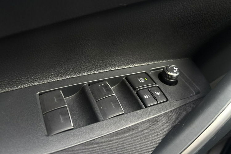 Toyota Corolla 1.8 Hybrid COMFORT, salon Polska, gwarancja, FV23% zdjęcie 17