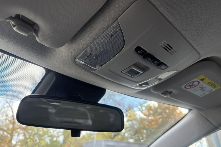 Toyota Corolla 1.8 Hybrid COMFORT, salon Polska, gwarancja, FV23% zdjęcie 28