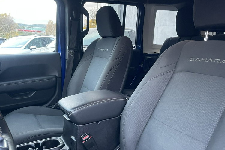 Jeep Wrangler SAHARA 4x4 3.6 284KM Automat Kam. Cof. Navi Podgrz. fot + kierownica zdjęcie 8