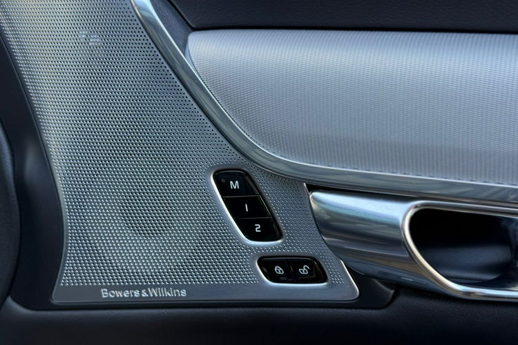 V90 Volvo V90 T8 AWD Plug-In Hybrid R-Design zdjęcie 21