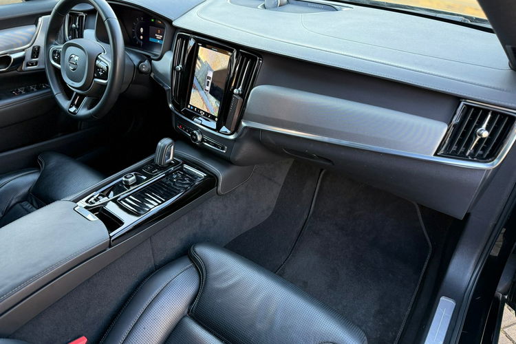 V90 Volvo V90 T8 AWD Plug-In Hybrid R-Design zdjęcie 25