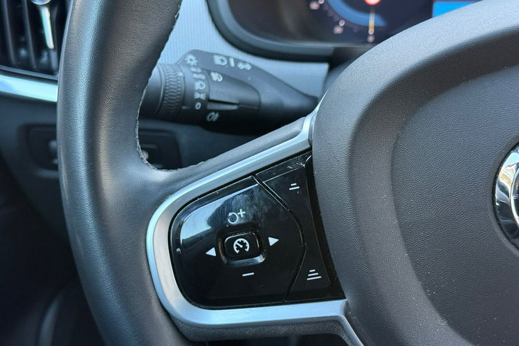 V90 Volvo V90 T8 AWD Plug-In Hybrid R-Design zdjęcie 26