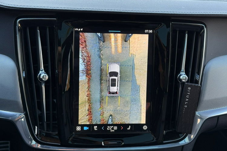 V90 Volvo V90 T8 AWD Plug-In Hybrid R-Design zdjęcie 27