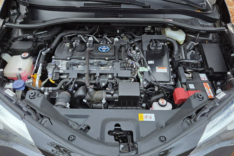 Toyota C-HR 1.8 HSD Lift 41 tyś km Ast. Pasa Distronic kamera Super Stan zdjęcie 22