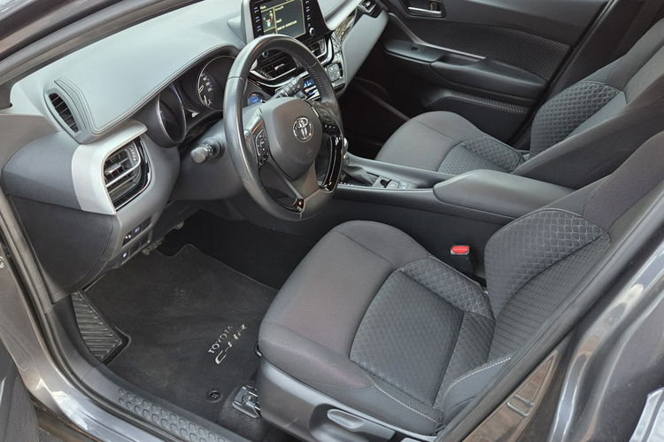 Toyota C-HR 1.8 HSD Lift 41 tyś km Ast. Pasa Distronic kamera Super Stan zdjęcie 9