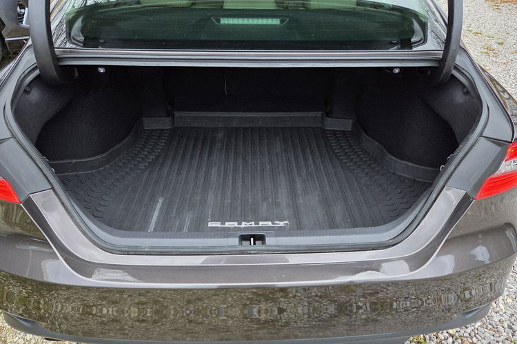 Toyota Camry 2.5 Hybrid FV 23% Salon PL Jasna Skóra Blisy Hand Free Navi Super Stan zdjęcie 15