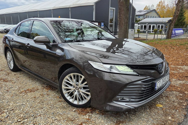 Toyota Camry 2.5 Hybrid FV 23% Salon PL Jasna Skóra Blisy Hand Free Navi Super Stan zdjęcie 3