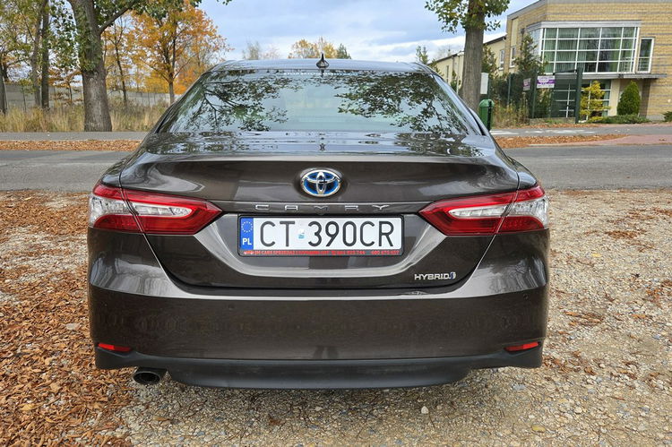 Toyota Camry 2.5 Hybrid FV 23% Salon PL Jasna Skóra Blisy Hand Free Navi Super Stan zdjęcie 6