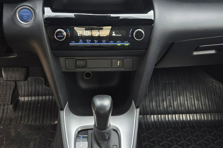 Toyota Yaris Cross 1.5 HSD Full Led Hand Free Ast. Pasa Distronic Kamera Super Stan zdjęcie 14