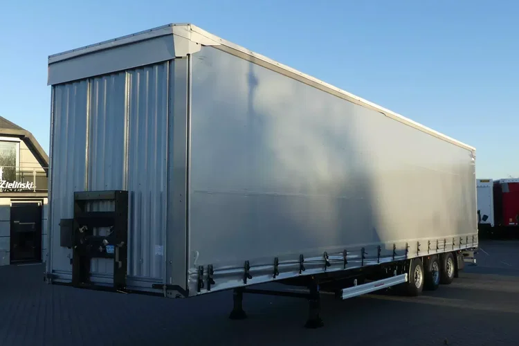 KAESSBOHRER MEGA / FIRANKA / OŚ PODNOSZONA / DACH PODNOSZONY / zdjęcie 1