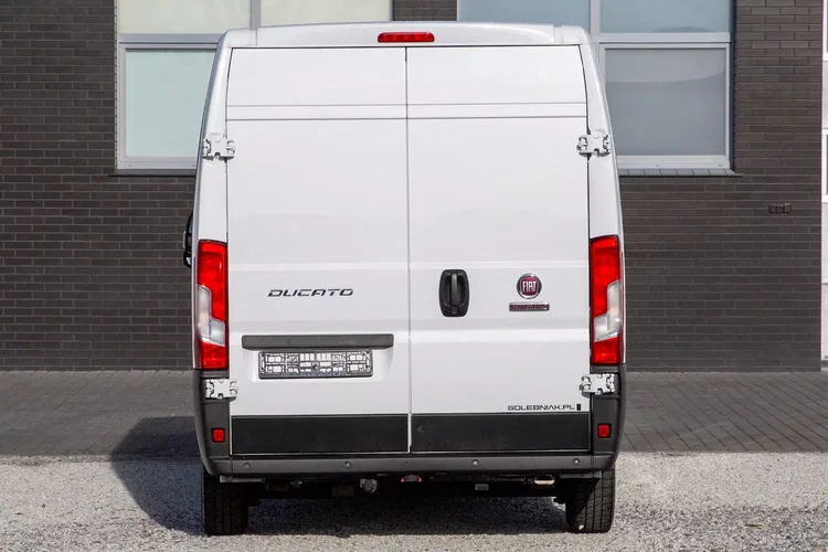 Fiat Ducato ŚREDNI 2.3 L2H2 ZAWIESZENIE MAXI 3500kg zdjęcie 16