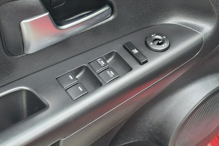 Kia Venga 1.6 CRDI 116 KM / 53 tyś przebiegu - JAK NOWA zdjęcie 16