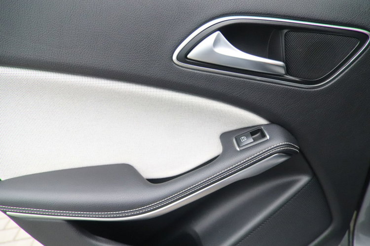 Mercedes A 180 Avantgarde, 6-bieg, zarejestrowany zdjęcie 13