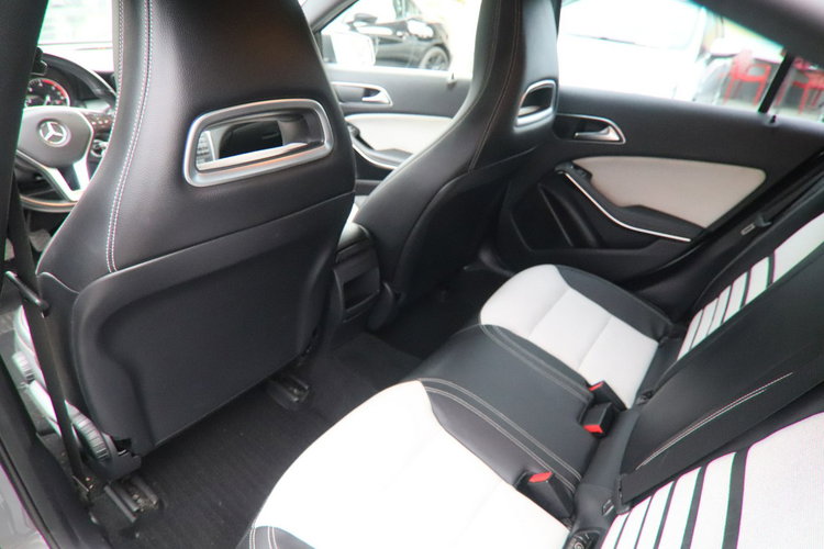 Mercedes A 180 Avantgarde, 6-bieg, zarejestrowany zdjęcie 14