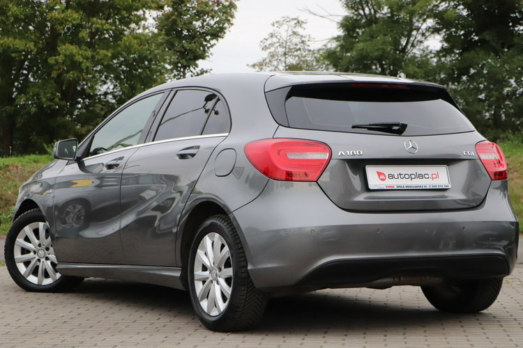 Mercedes A 180 Avantgarde, 6-bieg, zarejestrowany zdjęcie 3