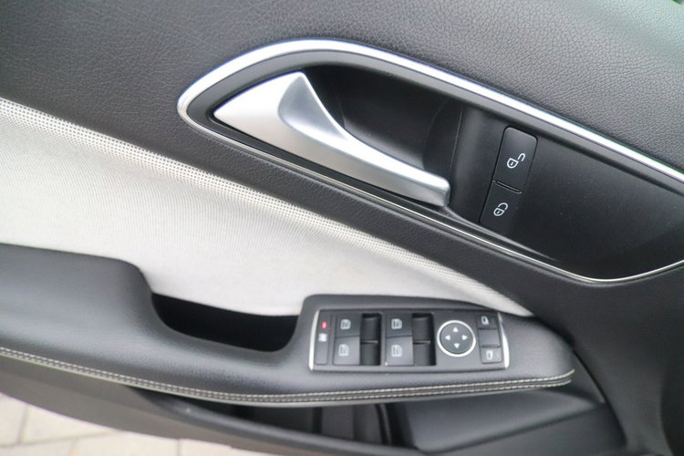 Mercedes A 180 Avantgarde, 6-bieg, zarejestrowany zdjęcie 8