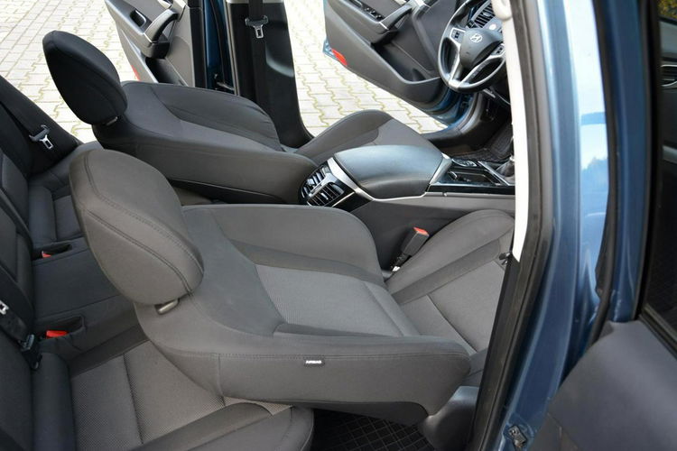 Hyundai i40 1.6GDI(135KM) Led Navi Kamera Klimatronic Parktronik Hak Alu 16" zdjęcie 17