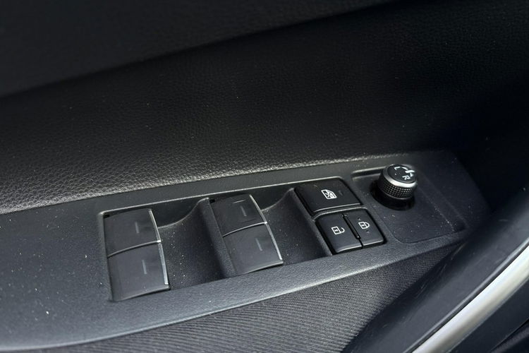 Toyota Corolla 1.8 Hybrid +LPG COMFORT, salon Polska, gwarancja, FV23% zdjęcie 19