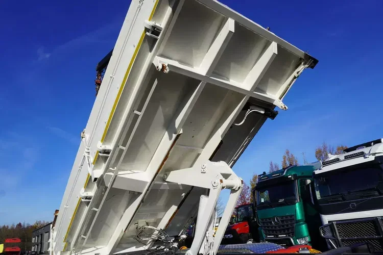 Renault C380 E6 6x4 / HDS Fassi F135 2700 MTH / Zasięg 8 m / 5.6 t udźwig / Wywrotka 3-stronna / Hydroburta zdjęcie 23