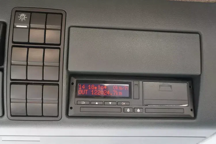 MAN TGS 26.420 E6 6x4 / HDS Fassi F215A / 360 MTH / 5.6 t udźwig / 12.7 m zasięg / 120 tys. km zdjęcie 23