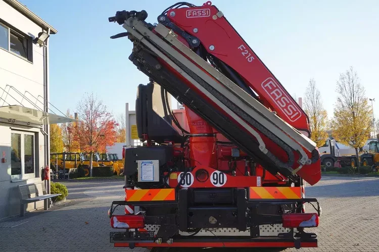 MAN TGS 26.420 E6 6x4 / HDS Fassi F215A / 360 MTH / 5.6 t udźwig / 12.7 m zasięg / 120 tys. km zdjęcie 6