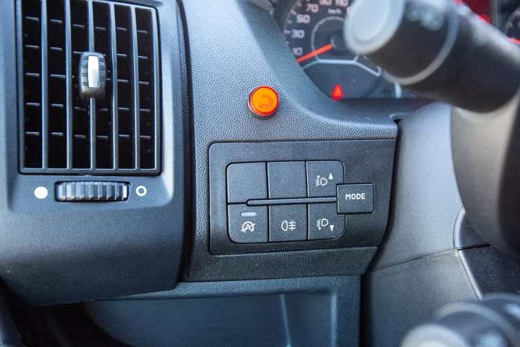 Peugeot Boxer 165KM 8ep KONTENER + WINDA dHollandia 750kg zdjęcie 45