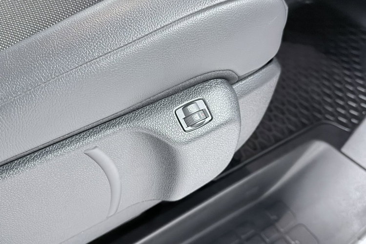 Opel Vivaro 2.0 Diesel 122KM L4H1 Exclusive AppleCar KeyLess Automat F-VAT zdjęcie 28