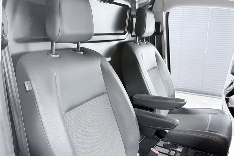 Opel Vivaro 2.0 Diesel 122KM L4H1 Exclusive AppleCar KeyLess Automat F-VAT zdjęcie 29