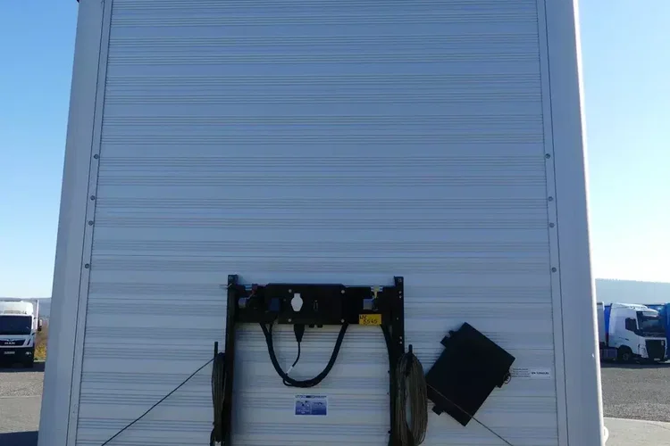 Wielton MEGA / FIRANKA / OŚ PODNOSZONA / DACH PODNOSZONY / zdjęcie 14