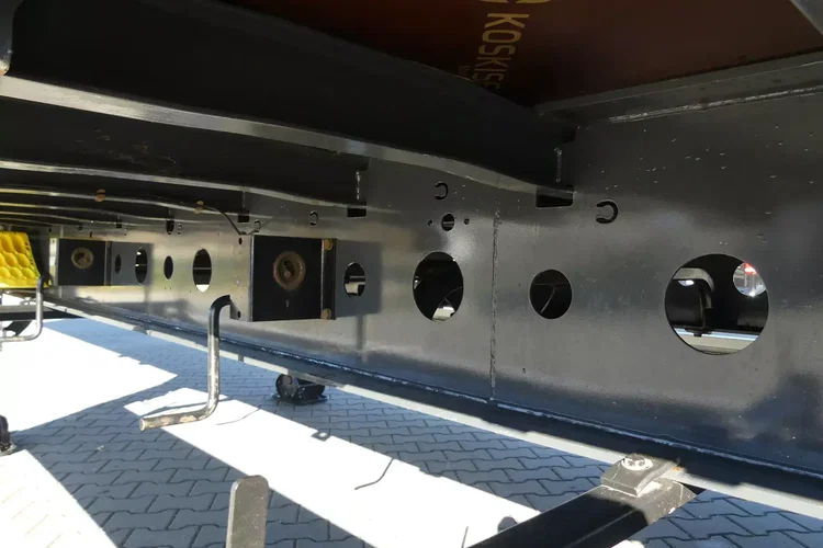 Wielton MEGA / FIRANKA / OŚ PODNOSZONA / DACH PODNOSZONY / zdjęcie 16