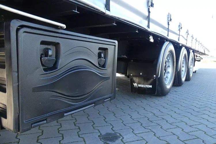 Wielton MEGA / FIRANKA / OŚ PODNOSZONA / DACH PODNOSZONY / zdjęcie 19