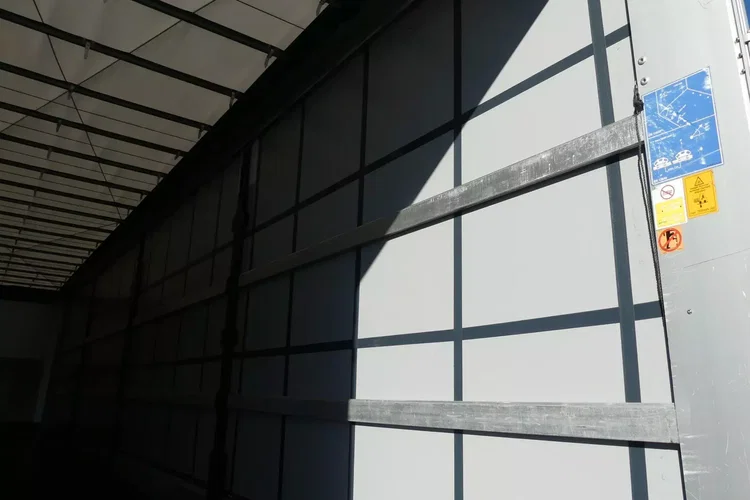 Wielton MEGA / FIRANKA / OŚ PODNOSZONA / DACH PODNOSZONY / zdjęcie 24