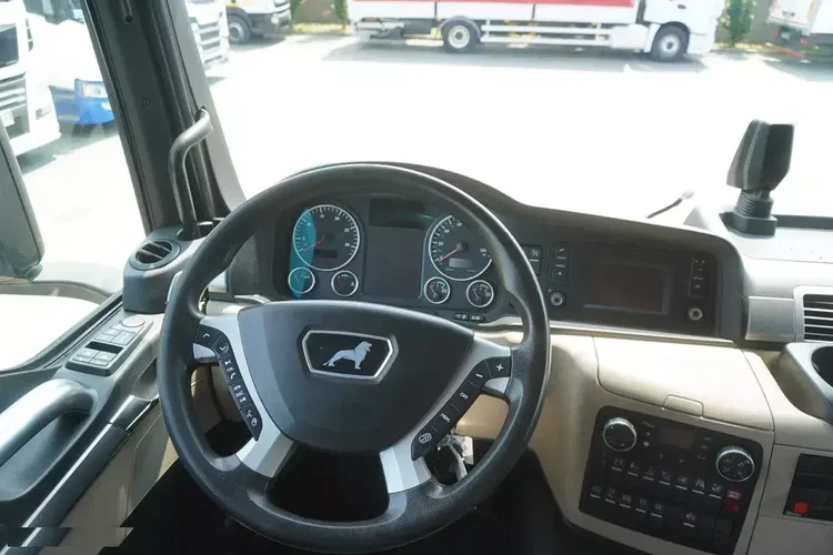 MAN TGS 35.420 8×2 / Rama 6.4 m / 3 osie skrętne zdjęcie 14