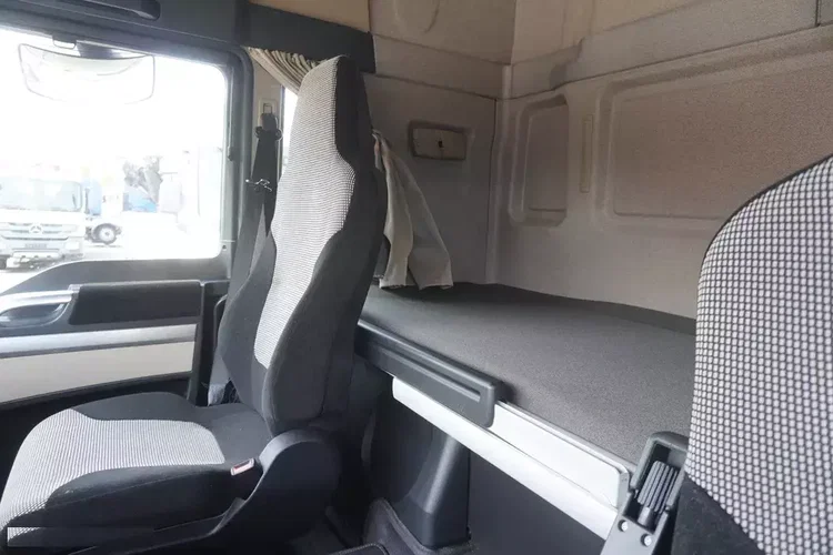 MAN TGS 35.420 8×2 / Rama 6.4 m / 3 osie skrętne zdjęcie 18